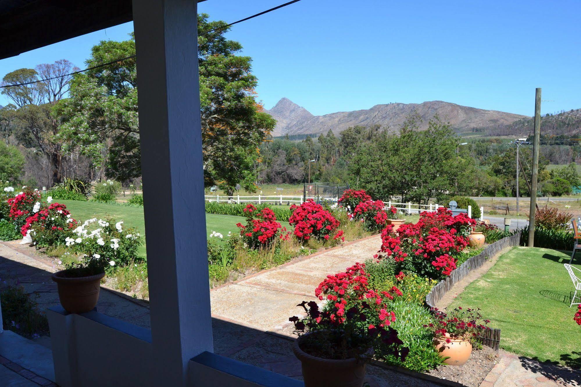 Over The Mountain Guest Farm George Exterior photo
